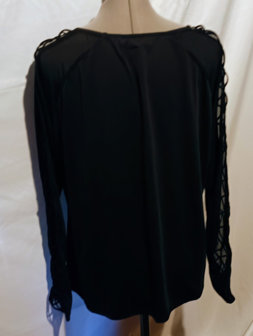 🥬Forever 21 Plus Size Black Lattice Sleeve Top With Mesh On The Sleeve– Size 3X - Picture 4 of 13